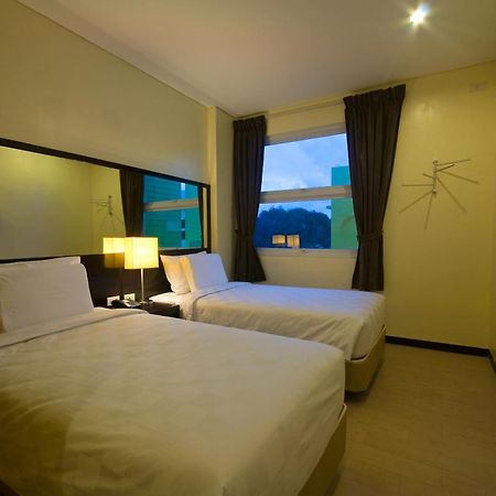 Go Hotels Iloilo Exterior foto