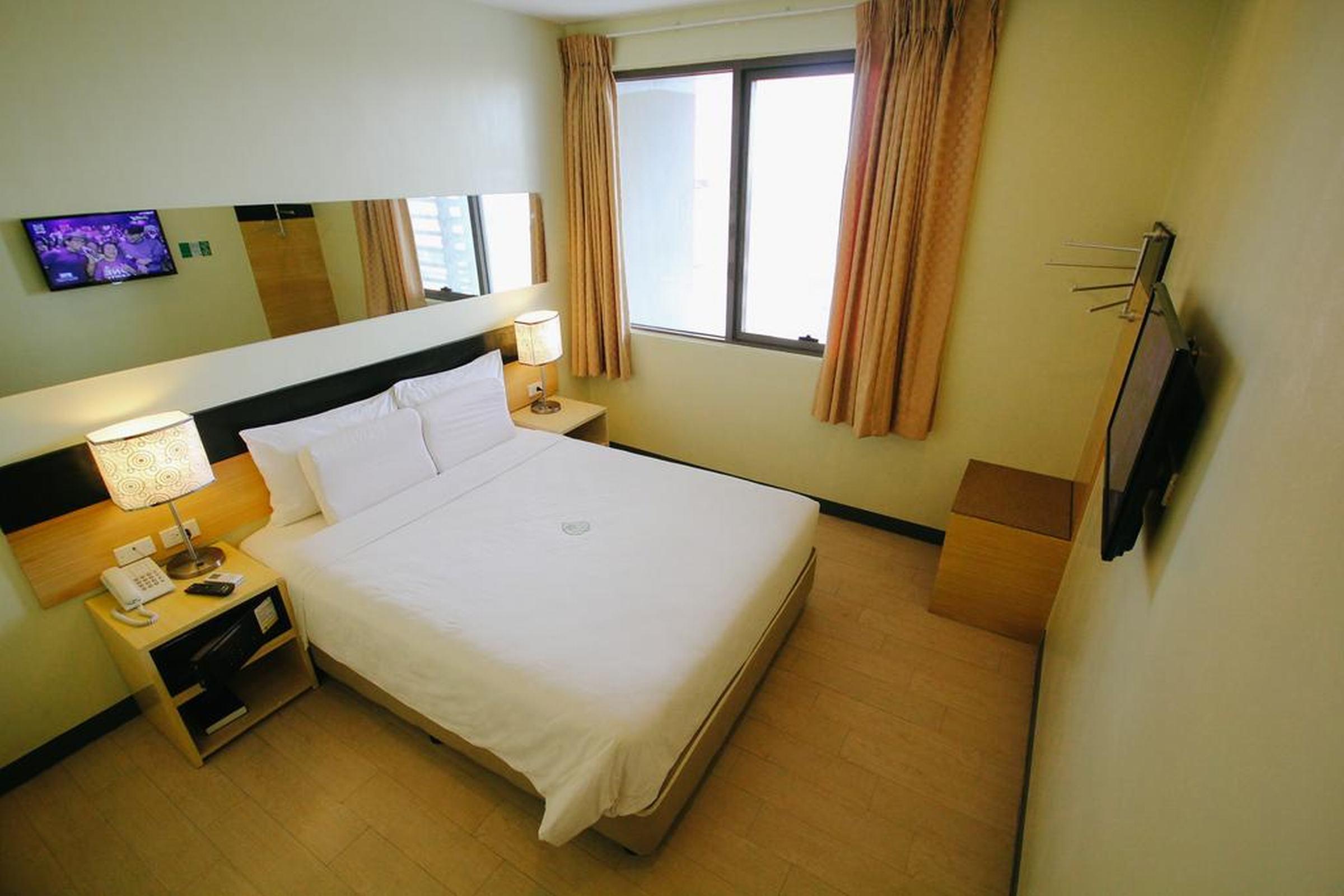 Go Hotels Iloilo Exterior foto